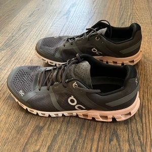 On Cloud Flow Running Shoes - size 9